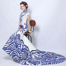 Muatkan imej ke dalam penonton Galeri, Blue &amp; White Porcelain Pattern Chinese Style Wedding Dress with Cathedral Train
