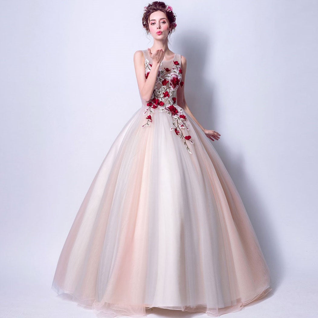 Oriental Style Wedding Dress with Ball Gown Skirt Floral Embroidery