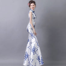 Load image into Gallery viewer, Blue &amp; White Porcelain Mermaid Cheongsam Chinese Style Wedding Dress
