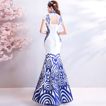 Load image into Gallery viewer, Dragons Pattern Mandarin Collar Mermaid Cheongsam Chinese Style Wedding Dress
