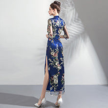 Muatkan imej ke dalam penonton Galeri, Illusion Sleeve Floral Embroidery Brocade Cheongsam Evening Gown
