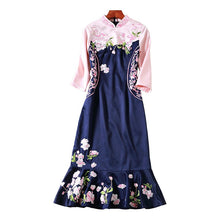 Muatkan imej ke dalam penonton Galeri, Floral Embroidery Mandarin Collar Cheongsam Top Mermaid Evening Dress
