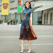 Muatkan imej ke dalam penonton Galeri, Cheongsam Top Classic Vietnam Silk Ao Dai Dress
