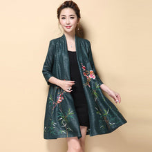 Muatkan imej ke dalam penonton Galeri, Floral Embroidery Open Front Chinese Style Wind Coat
