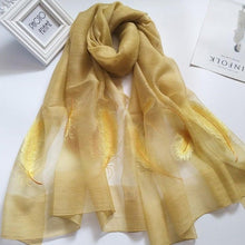 Muatkan imej ke dalam penonton Galeri, Feather Embroidery Real Silk Scarf Shawl
