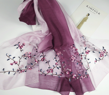 Muatkan imej ke dalam penonton Galeri, Real Silk Oriental Floral Embroidery Scarf Shawl
