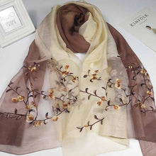 Muatkan imej ke dalam penonton Galeri, Real Silk Oriental Floral Embroidery Scarf Shawl
