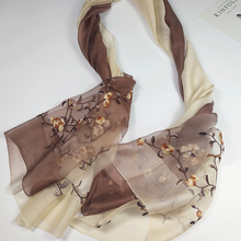 Muatkan imej ke dalam penonton Galeri, Real Silk Oriental Floral Embroidery Scarf Shawl
