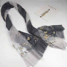 Muatkan imej ke dalam penonton Galeri, Real Silk Oriental Floral Embroidery Scarf Shawl
