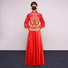 Muatkan imej ke dalam penonton Galeri, Long Sleeve Dragon &amp; Phenix Embroidery Traditional Chinese Wedding Suit
