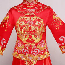 Muatkan imej ke dalam penonton Galeri, Long Sleeve Dragon &amp; Phenix Embroidery Traditional Chinese Wedding Suit
