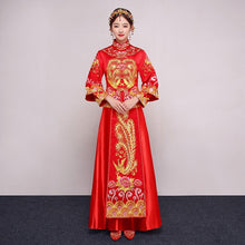 Muatkan imej ke dalam penonton Galeri, Long Sleeve Dragon &amp; Phenix Embroidery Traditional Chinese Wedding Suit
