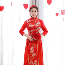 Muatkan imej ke dalam penonton Galeri, 3/4 Sleeve Phoenix &amp; Peony Embroidery Traditional Chinese Wedding Dress
