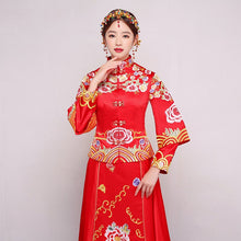 Muatkan imej ke dalam penonton Galeri, Long Sleeve Dragon &amp; Phoenix Embroidery Traditional Chinese Wedding Suit
