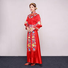 Muatkan imej ke dalam penonton Galeri, Traditional Chinese Wedding Suit with Peony Embroidery &amp; Tassels
