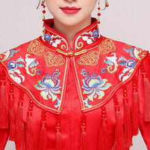 Muatkan imej ke dalam penonton Galeri, Traditional Chinese Wedding Suit with Peony Embroidery &amp; Tassels
