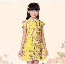 Muatkan imej ke dalam penonton Galeri, Knee Length Cap Sleeve Floral Girl&#39;s Cheongsam Chinese Dress
