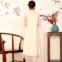 Muatkan imej ke dalam penonton Galeri, Floral Embroidery Half Sleeve Tea Length Cheongsam Prom Dress
