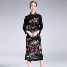 Load image into Gallery viewer, Knee Length Floral Embroidery Signature Cotton Retro Cheongsam Dress
