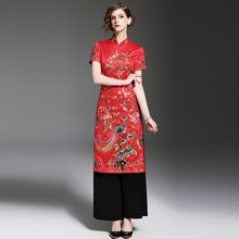 Muatkan imej ke dalam penonton Galeri, Floral Embroidery Signature Cotton Full Length Ao Dai Cheongsam with Pants
