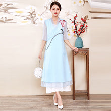 Load image into Gallery viewer, Floral Embroidery Chinese Han Costume Two-piece Chinese Dress
