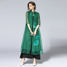 Muatkan imej ke dalam penonton Galeri, Floral Embroidery Organza Chinese Han Costume Women&#39;s Wind Coat
