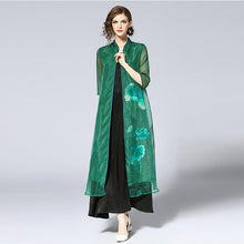 Muatkan imej ke dalam penonton Galeri, Floral Embroidery Organza Chinese Han Costume Women&#39;s Wind Coat
