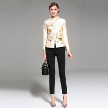 Muatkan imej ke dalam penonton Galeri, Floral Embroidery Chinese Style Women&#39;s Jacket Short Wind Coat
