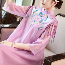 Muatkan imej ke dalam penonton Galeri, Bird &amp; Floral Embroidery Reformational Qipao Han Chinese Costume
