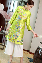 Load image into Gallery viewer, 3/4 Sleeve Floral Embroidery Taffeta Chinese Wind Coat Han Costume
