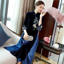 Load image into Gallery viewer, 3/4 Sleeve Crane &amp; Floral Embroidery Velvet A-line Aodai Chinese Dress
