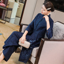 Load image into Gallery viewer, 3/4 Sleeve Fancy Cotton Floral Embroidery 2-piece Chinese Style Suit
