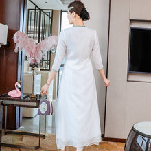 Muatkan imej ke dalam penonton Galeri, Crane Embroidery V Neck Hanfu Causal Dress Traiditonal Chinese Costume
