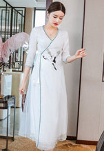 Muatkan imej ke dalam penonton Galeri, Crane Embroidery V Neck Hanfu Causal Dress Traiditonal Chinese Costume
