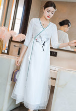 Muatkan imej ke dalam penonton Galeri, Crane Embroidery V Neck Hanfu Causal Dress Traiditonal Chinese Costume
