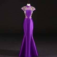 Muatkan imej ke dalam penonton Galeri, Floral Embroidery Cheongsam Top Full Length Mermaid Evening Dress
