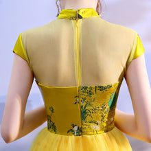 Muatkan imej ke dalam penonton Galeri, Knee Length Brocade Cheongsam Dress with Tull Skirt
