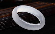 Muatkan imej ke dalam penonton Galeri, Lux Genuine Sinkiang Mutton Fat Jade Bangle Bracelet
