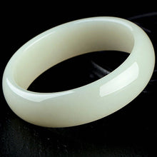 Muatkan imej ke dalam penonton Galeri, Lux Genuine Sinkiang Mutton Fat Jade Bangle Bracelet
