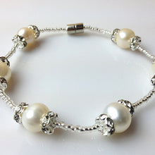 Load image into Gallery viewer, Genuine Fresh Water Pearls and Silver Flowers Bracelet
