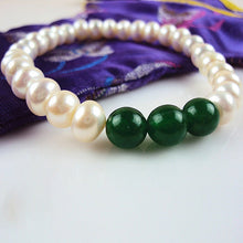 Muatkan imej ke dalam penonton Galeri, Genuine Fresh Water Pearls &amp; Jade Beads Bracelet
