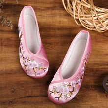 Muatkan imej ke dalam penonton Galeri, Traditional Chinese Floral Embroidery Shoes Dancing Shoes
