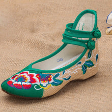 Load image into Gallery viewer, Traditional Chinese Floral Embroidery Wedge Heel Shoes
