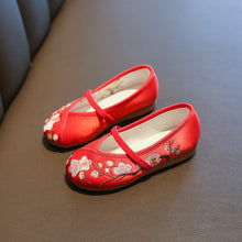 Muatkan imej ke dalam penonton Galeri, Traditional Girls&#39; Chinese Floral Embroidery Shoes Dancing Shoes
