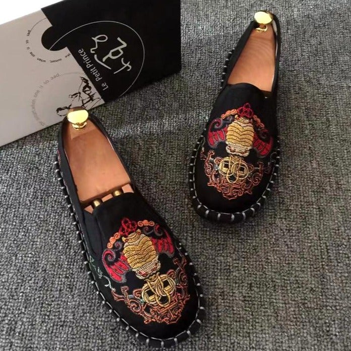 God of Wealth Embroidery Traditional Chinese Causal Shoes Loafers