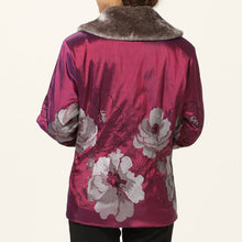 Muatkan imej ke dalam penonton Galeri, Fur Collar &amp; Cuff Floral Embroidery Taffeta Chinese Wadded Jacket
