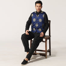 Muatkan imej ke dalam penonton Galeri, V Neck Brocade Wadded Chinese Waistcoat
