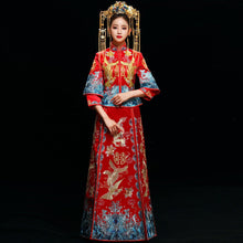 Muatkan imej ke dalam penonton Galeri, Mandarin Sleeve Dragon &amp; Phoenix Embroidery Traditional Chinese Wedding Suit
