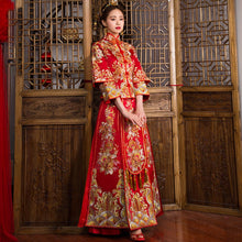 Muatkan imej ke dalam penonton Galeri, Mandarin Collar Floral Embroidery Traditional Chinese Wedding Suit
