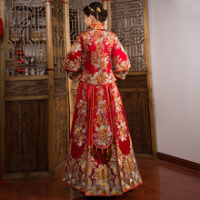 Muatkan imej ke dalam penonton Galeri, Mandarin Collar Floral Embroidery Traditional Chinese Wedding Suit
